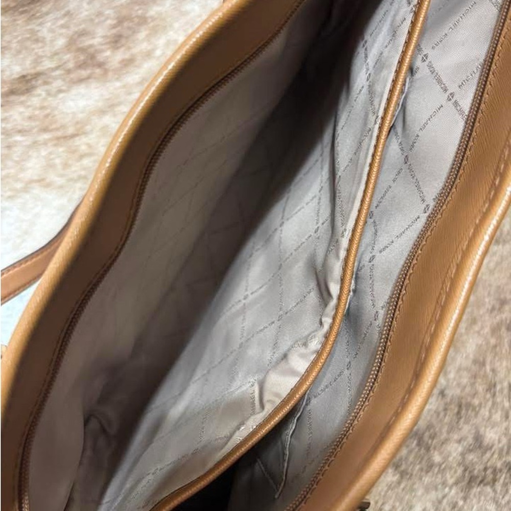 Michael Kors Signature Tote - Picture 4 of 5
